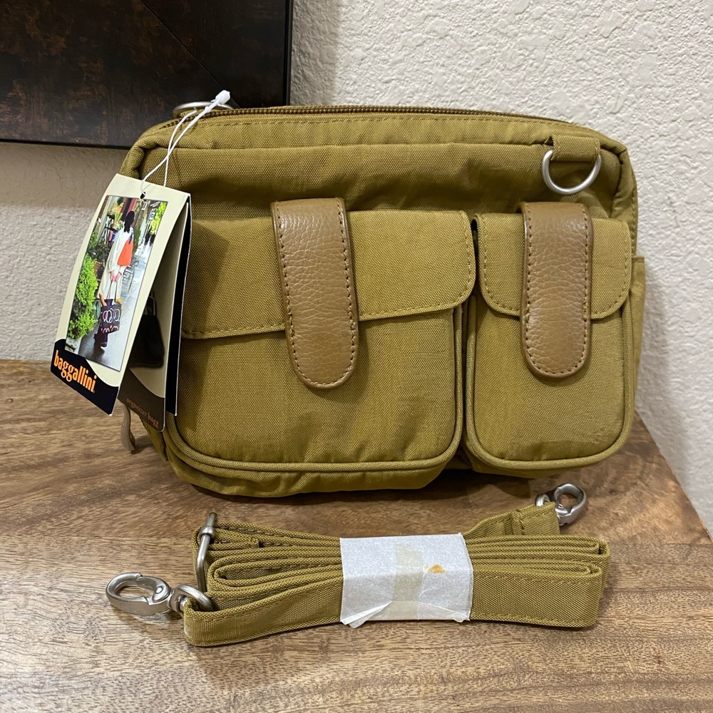 Baggallini Crossbody Shoulder Bag Zipper Travel Organizer 8.5"x 6.5"x 2.5"